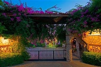 Perdikia Beach Hotel