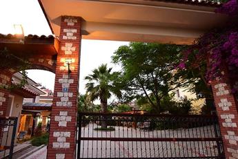 Perdikia Hill Hotels & Villas 4*