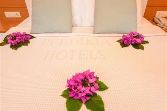 Perdikia Hill Hotels & Villas 4*