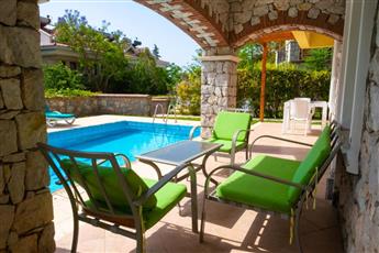 Perdikia Hill Hotels & Villas