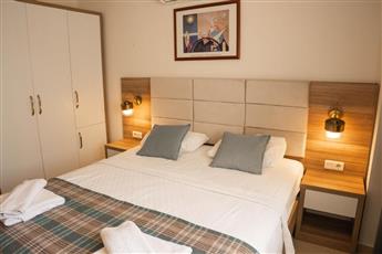Perdikia Hill Hotels & Villas