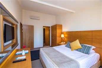 Pine Bay Holiday Resort 5*