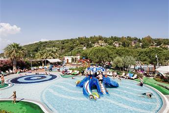Pine Bay Holiday Resort 5*