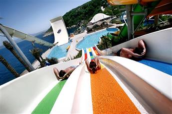Pine Bay Holiday Resort 5*