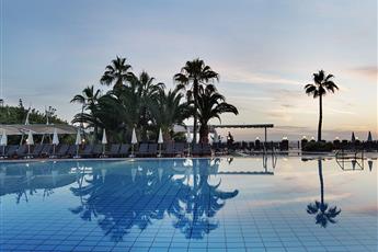 Pine Bay Holiday Resort 5*