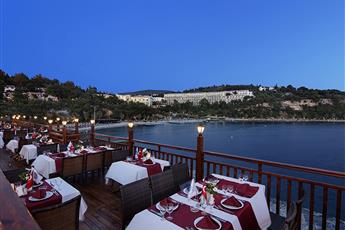 Pine Bay Holiday Resort 5*