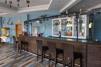 Pine House Hotel