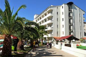 Pineta Club Hotel 4*