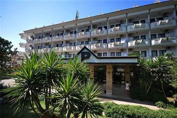 Pineta Club Hotel 4*