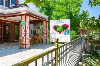 Pink Palace Hotel & Resort 3*