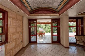 Pink Palace Hotel & Resort 3*