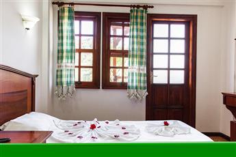 Pink Palace Hotel & Resort 3*