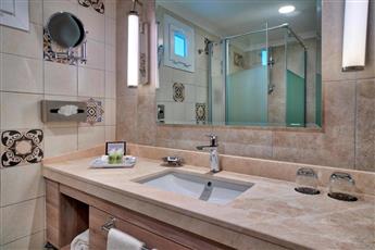 Pirate's Beach Club 5*