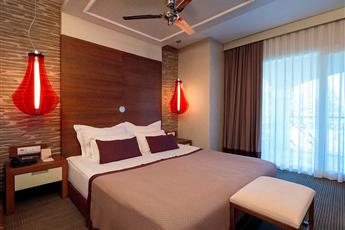 Pirate's Beach Club 5*