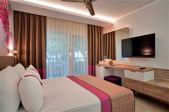 Pirate's Beach Club 5*