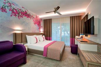 Pirate's Beach Club 5*