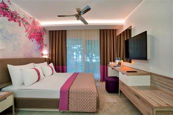 Pirate's Beach Club 5*