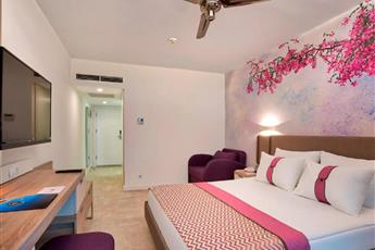 Pirate's Beach Club 5*