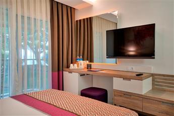 Pirate's Beach Club 5*