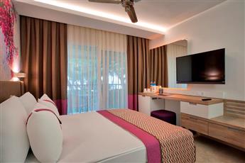 Pirate's Beach Club 5*