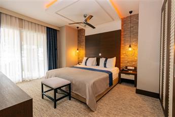 Pirate's Beach Club 5*