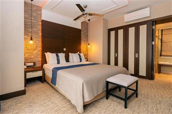 Pirate's Beach Club 5*