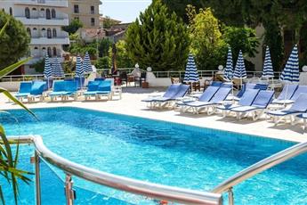 Ponz Hotel
