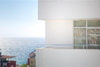 Ponz Hotel