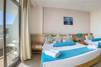 Ponz Hotel