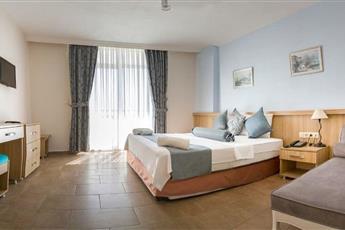 Ponz Hotel