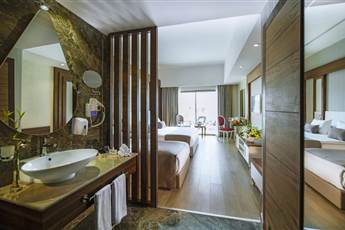 Port Nature Luxury Resort Hotel & Spa 5*