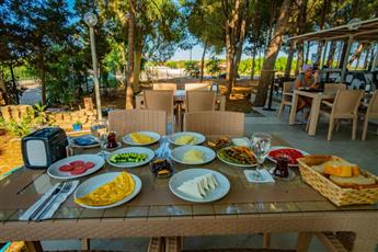 Prenses Sealine Beach Hotel 4* Prenses Sealine Beach Hotel 4*