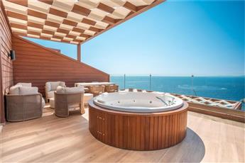 Qlusive Hotel - Adults Only 12+