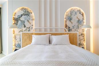 Qlusive Hotel - Adults Only 12+