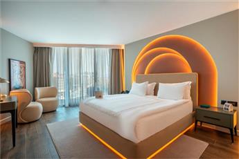 Qlusive Hotel - Adults Only 12+