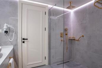 Qlusive Hotel - Adults Only 12+