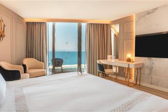 Qlusive Hotel - Adults Only 12+
