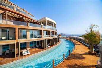 Qlusive Hotel - Adults Only 12+