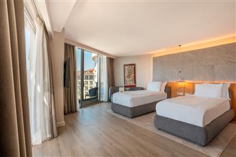 Qlusive Hotel - Adults Only 12+