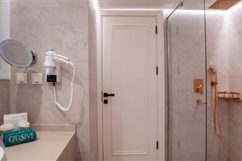 Qlusive Hotel - Adults Only 12+