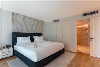 Qlusive Hotel - Adults Only 12+