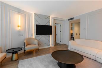 Qlusive Hotel - Adults Only 12+