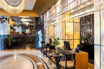 Radisson Blu Hotel Istanbul Pera 5*