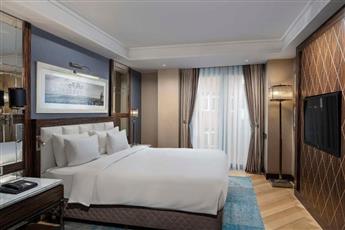 Radisson Blu Hotel Istanbul Pera 5*