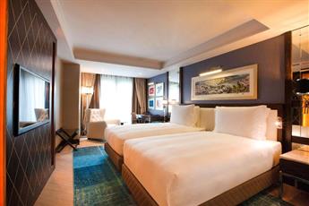 Radisson Blu Hotel Istanbul Pera 5*