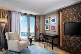 Radisson Blu Hotel Istanbul Pera 5*