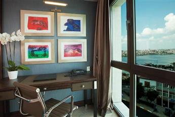 Radisson Blu Hotel Istanbul Pera 5*