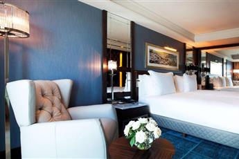 Radisson Blu Hotel Istanbul Pera 5*