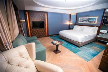 Radisson Blu Hotel Istanbul Pera 5*