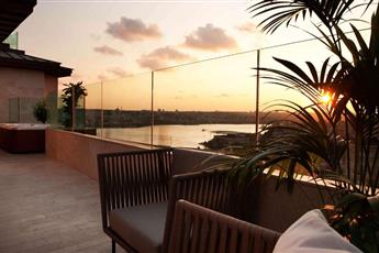 Radisson Blu Hotel Istanbul Pera 5*